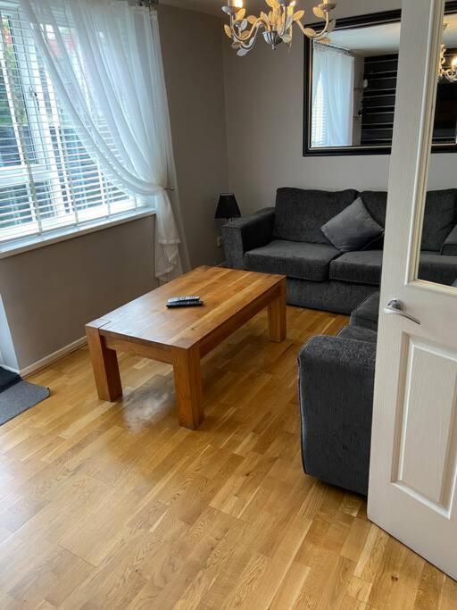 Garland Way 2 Bed House Sheffield Free Parking 5 Min From M1 Villa Mosborough Exteriör bild