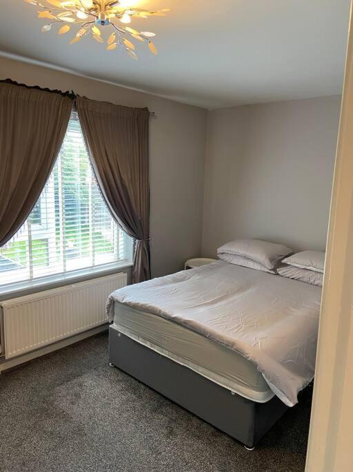 Garland Way 2 Bed House Sheffield Free Parking 5 Min From M1 Villa Mosborough Exteriör bild
