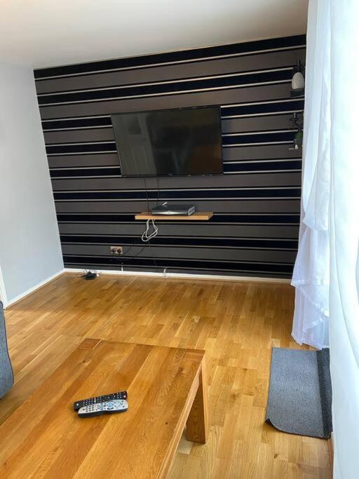 Garland Way 2 Bed House Sheffield Free Parking 5 Min From M1 Villa Mosborough Exteriör bild
